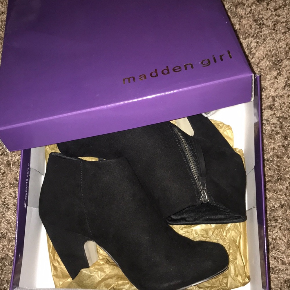 Madden Girl Lopezzz booties
